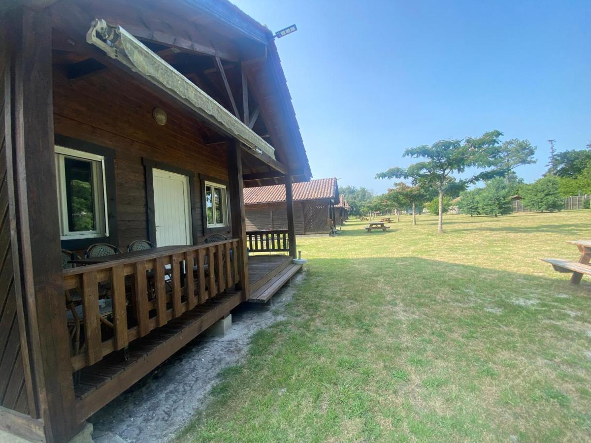 Camping Familial Les Chalets D'Uza المظهر الخارجي الصورة