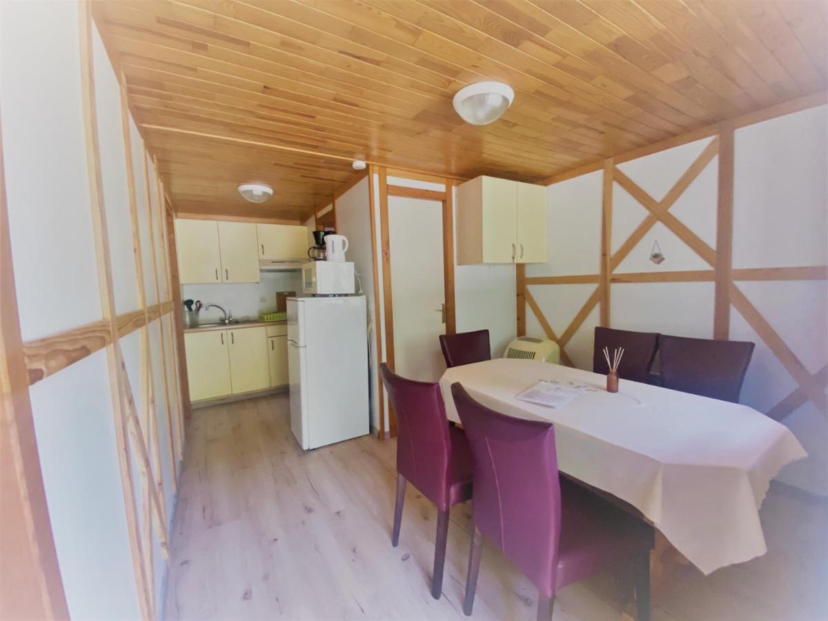 Camping Familial Les Chalets D'Uza المظهر الخارجي الصورة