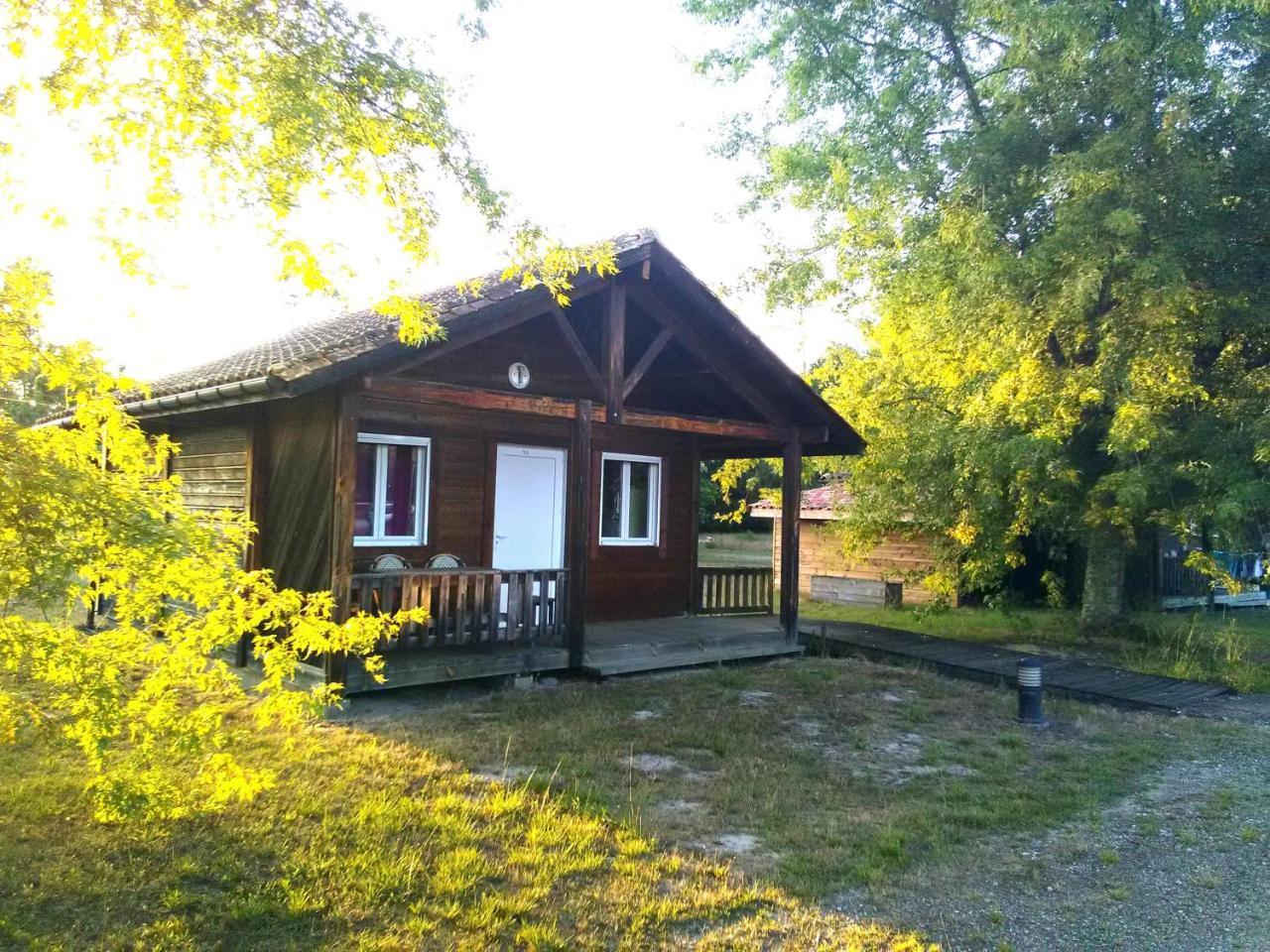 Camping Familial Les Chalets D'Uza المظهر الخارجي الصورة