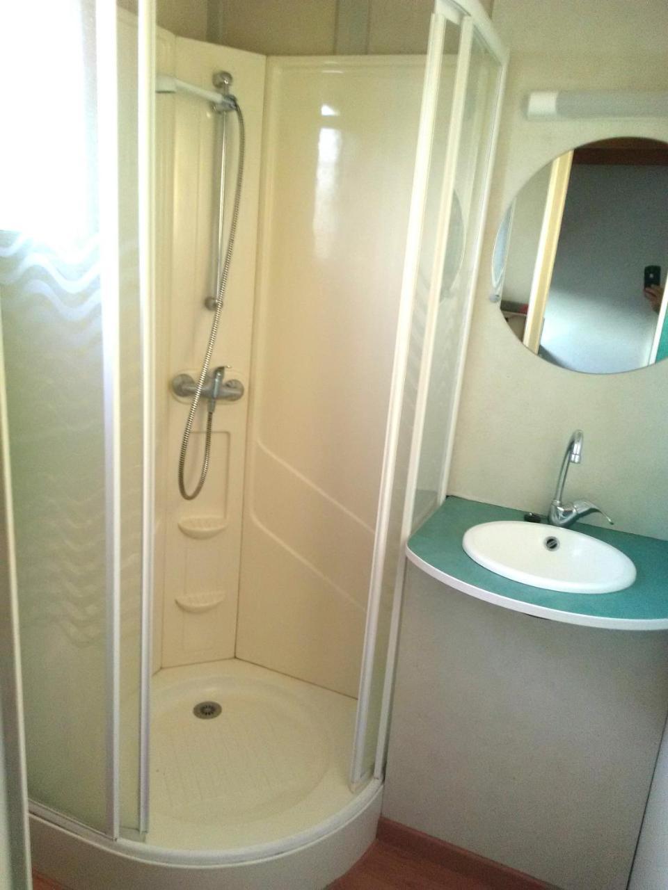 Camping Familial Les Chalets D'Uza المظهر الخارجي الصورة