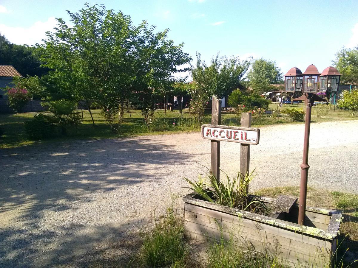 Camping Familial Les Chalets D'Uza المظهر الخارجي الصورة